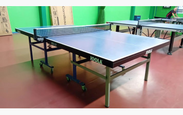 Vente de 2 tables.